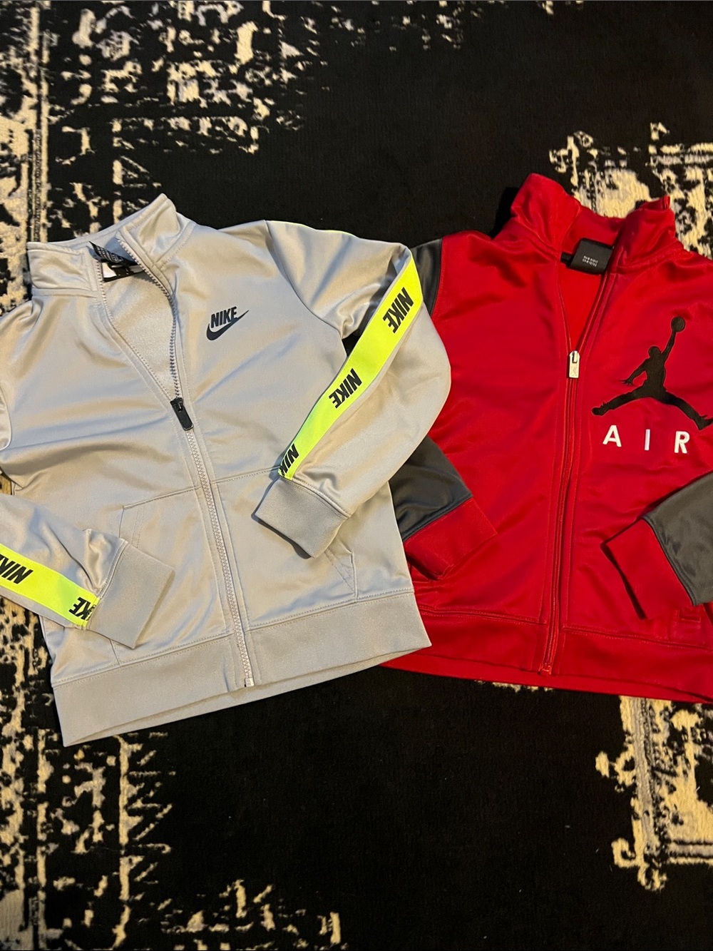 Boys 2 pc Nike track jacket bundle. Size 6/7